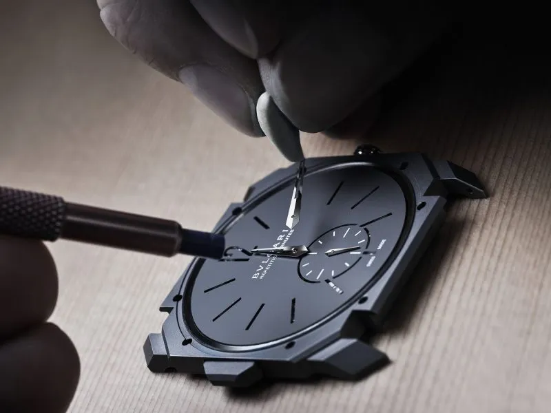 BVLGARI Octo Finissimo Grandes Complications - watchmaker setting dial hands