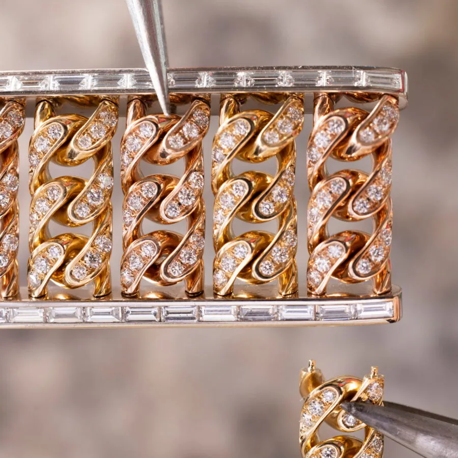 BVLGARI Monete - gold bracelet chain and diamond detail