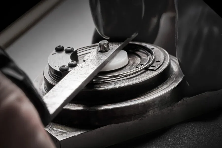 BVLGARI Grandes Complications - watchmaker polishing movement component